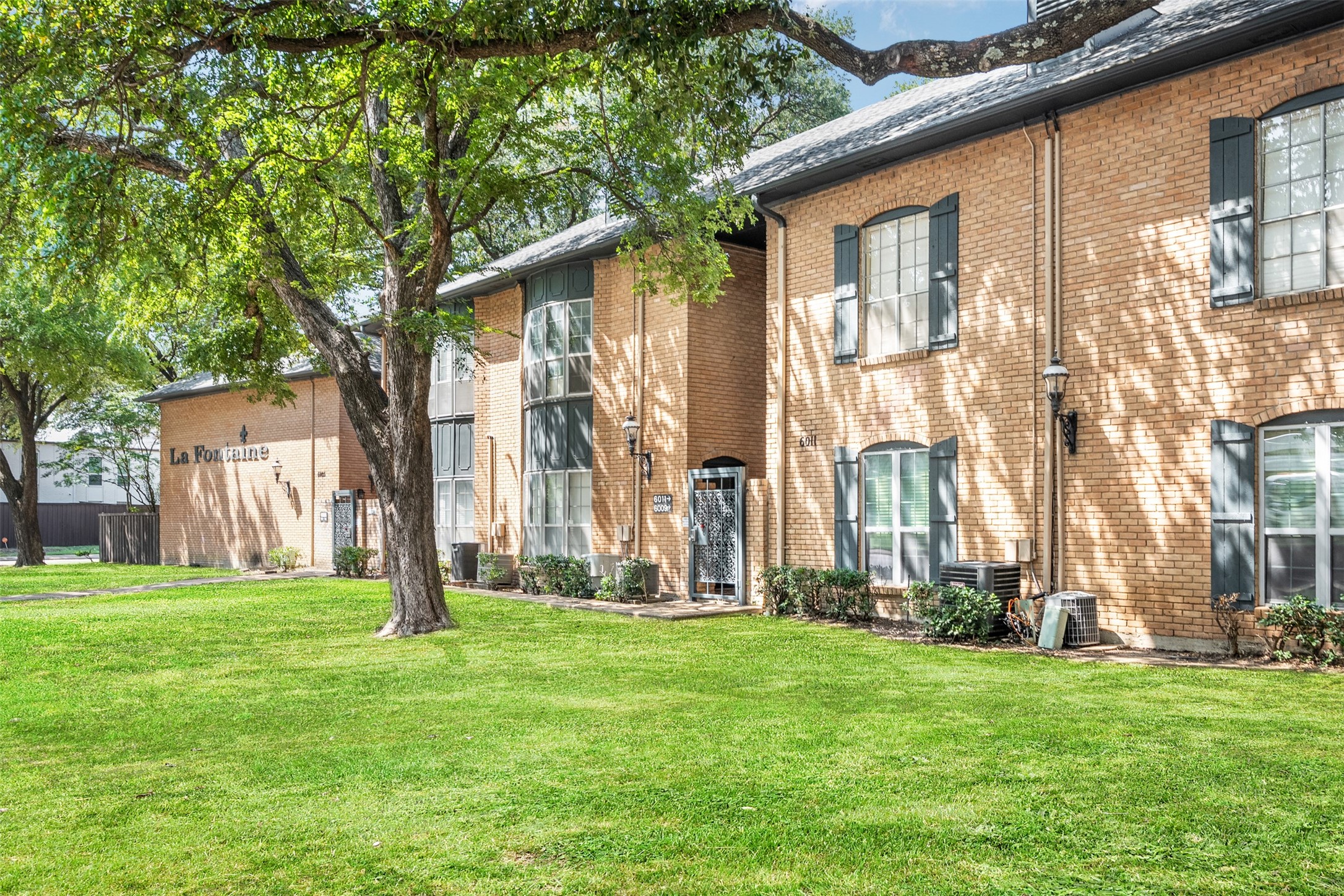 6009 E University Boulevard Dallas TX 75206
