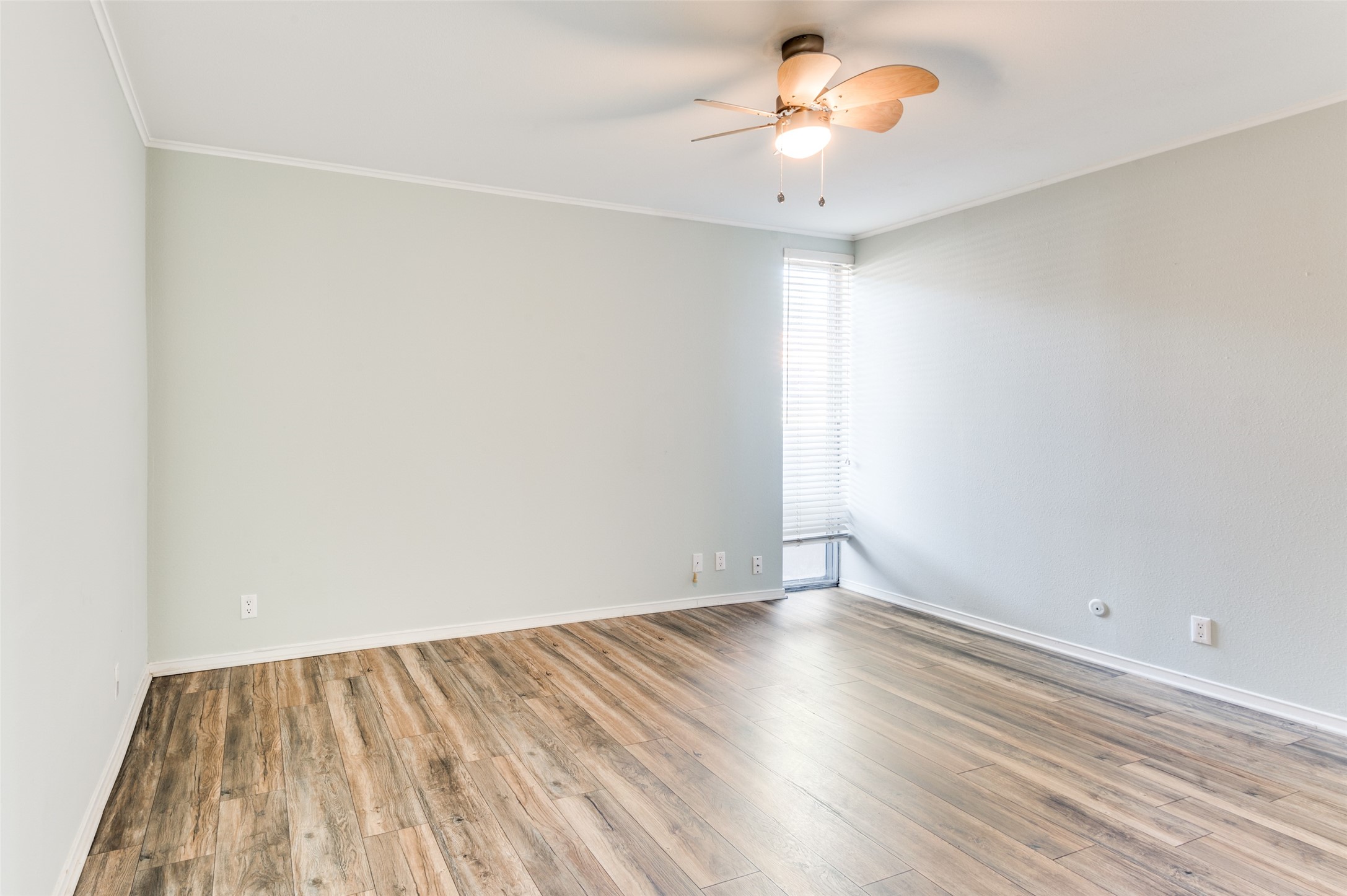 570 E Avenue J Grand Prairie TX 75050