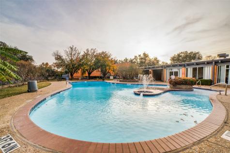 570 E Avenue J Grand Prairie TX 75050