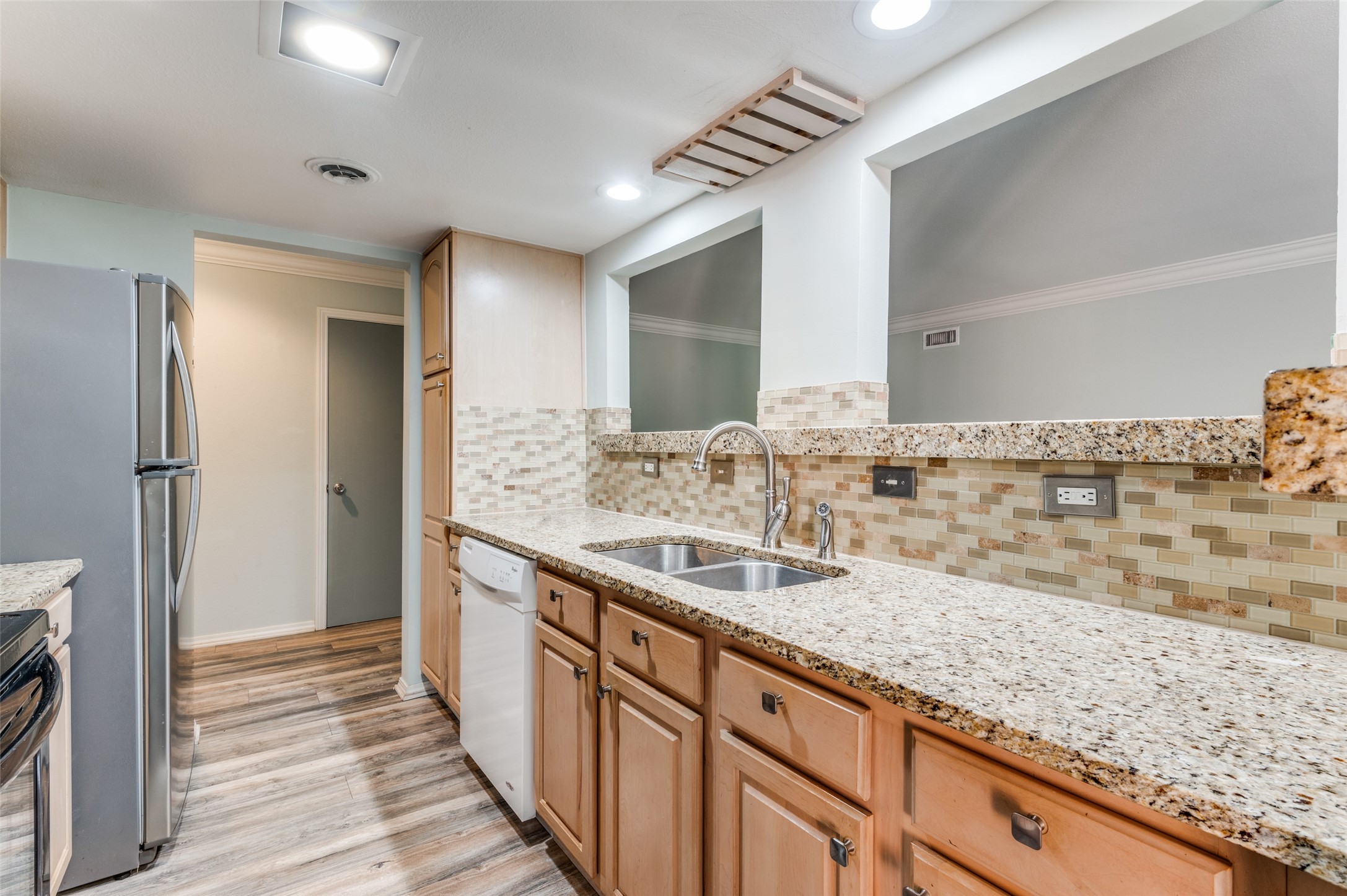 570 E Avenue J Grand Prairie TX 75050