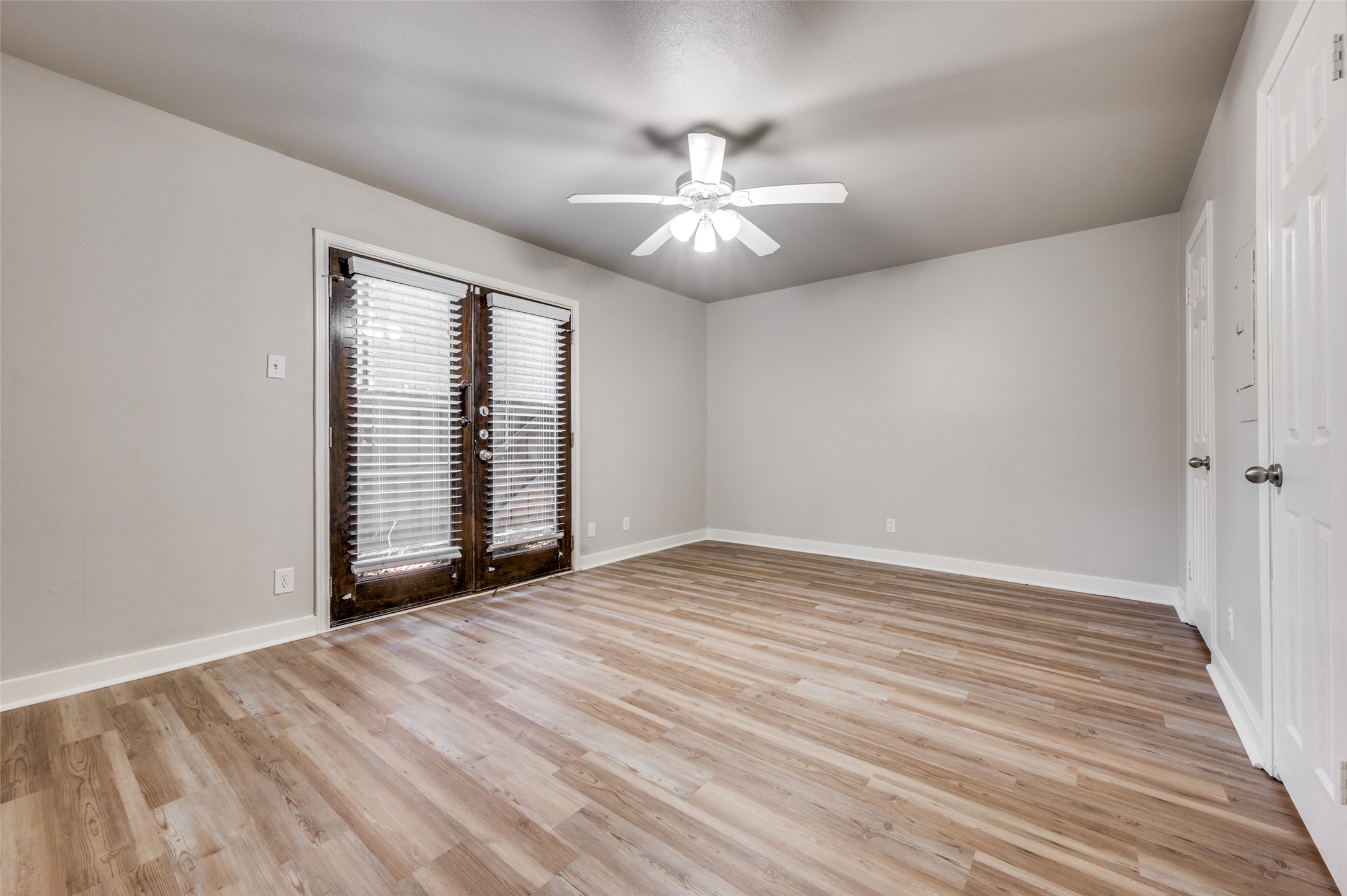 10201 Regal Oaks Drive Dallas TX 75230