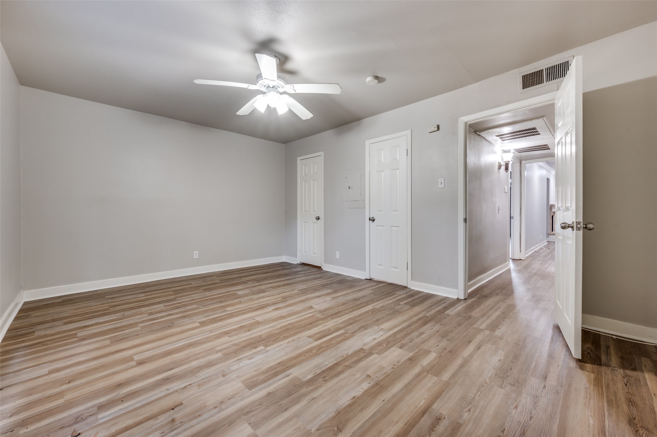 10201 Regal Oaks Drive Dallas TX 75230