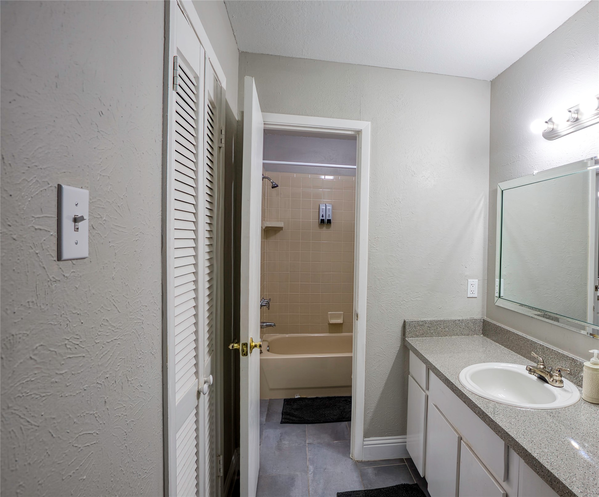 2648 Santa Barbara Drive Grand Prairie TX 75052