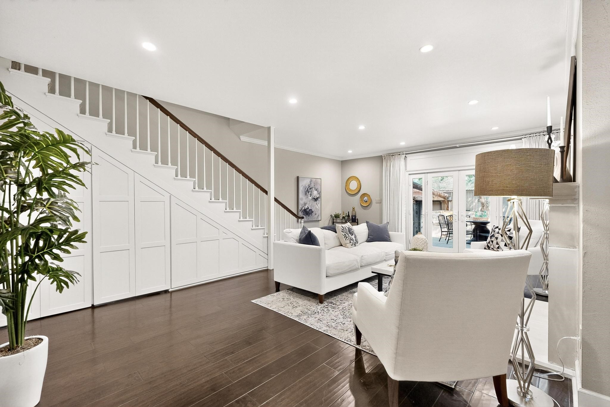 7526 W Northwest Highway Dallas TX 75225