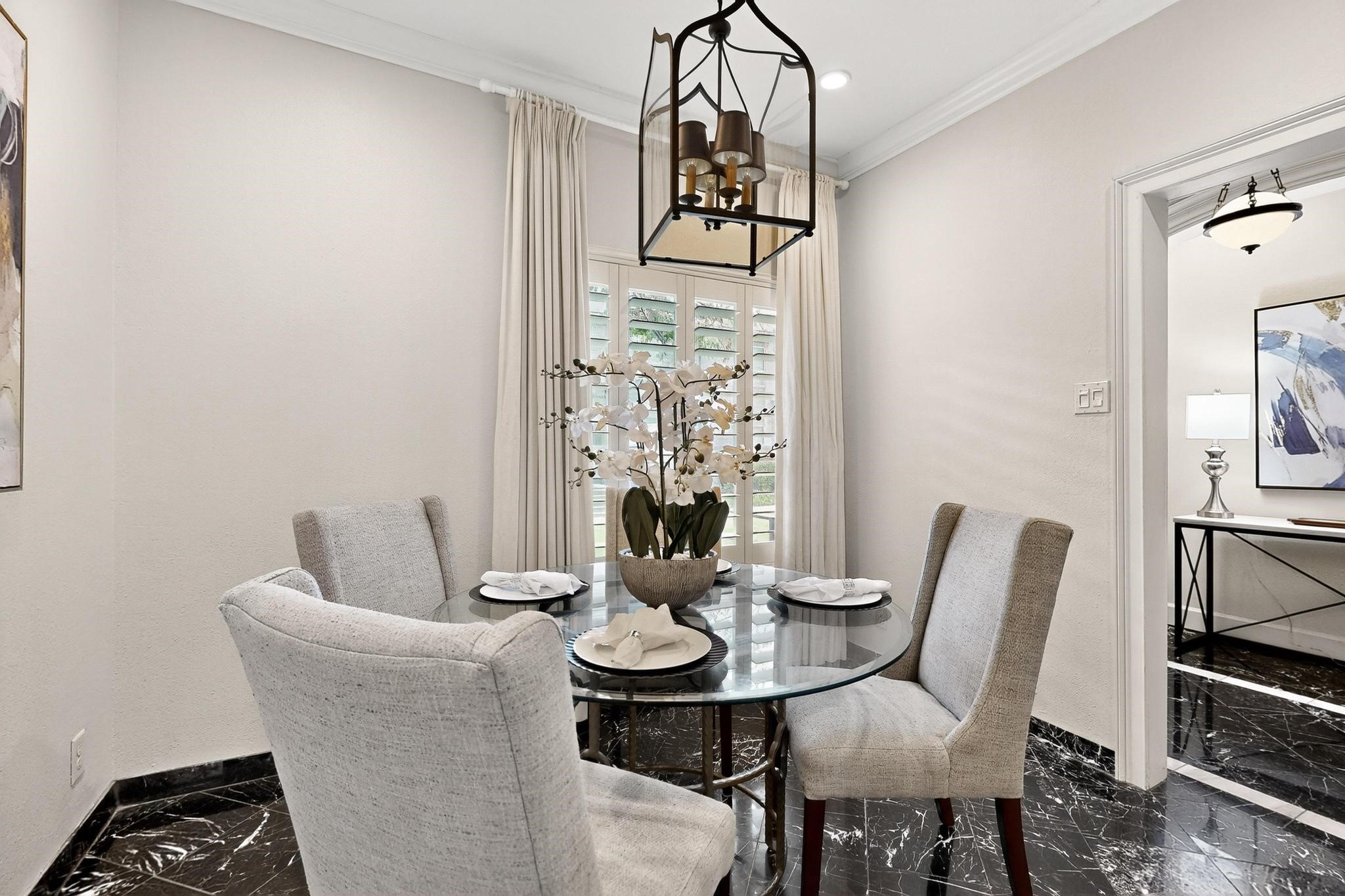 7526 W Northwest Highway Dallas TX 75225