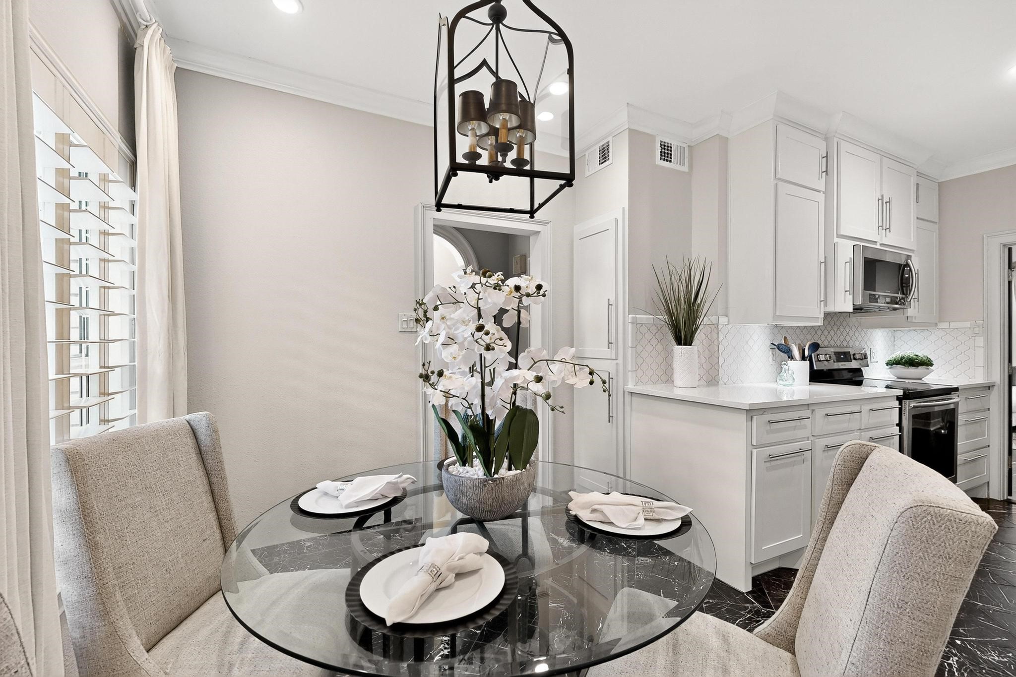 7526 W Northwest Highway Dallas TX 75225