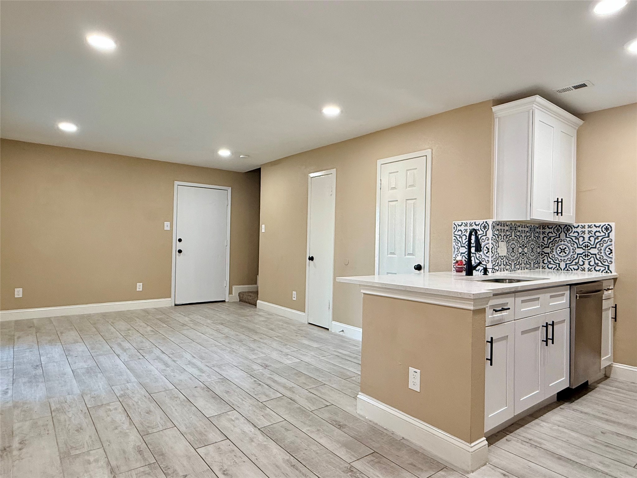 12802 Midway Road Dallas TX 75244