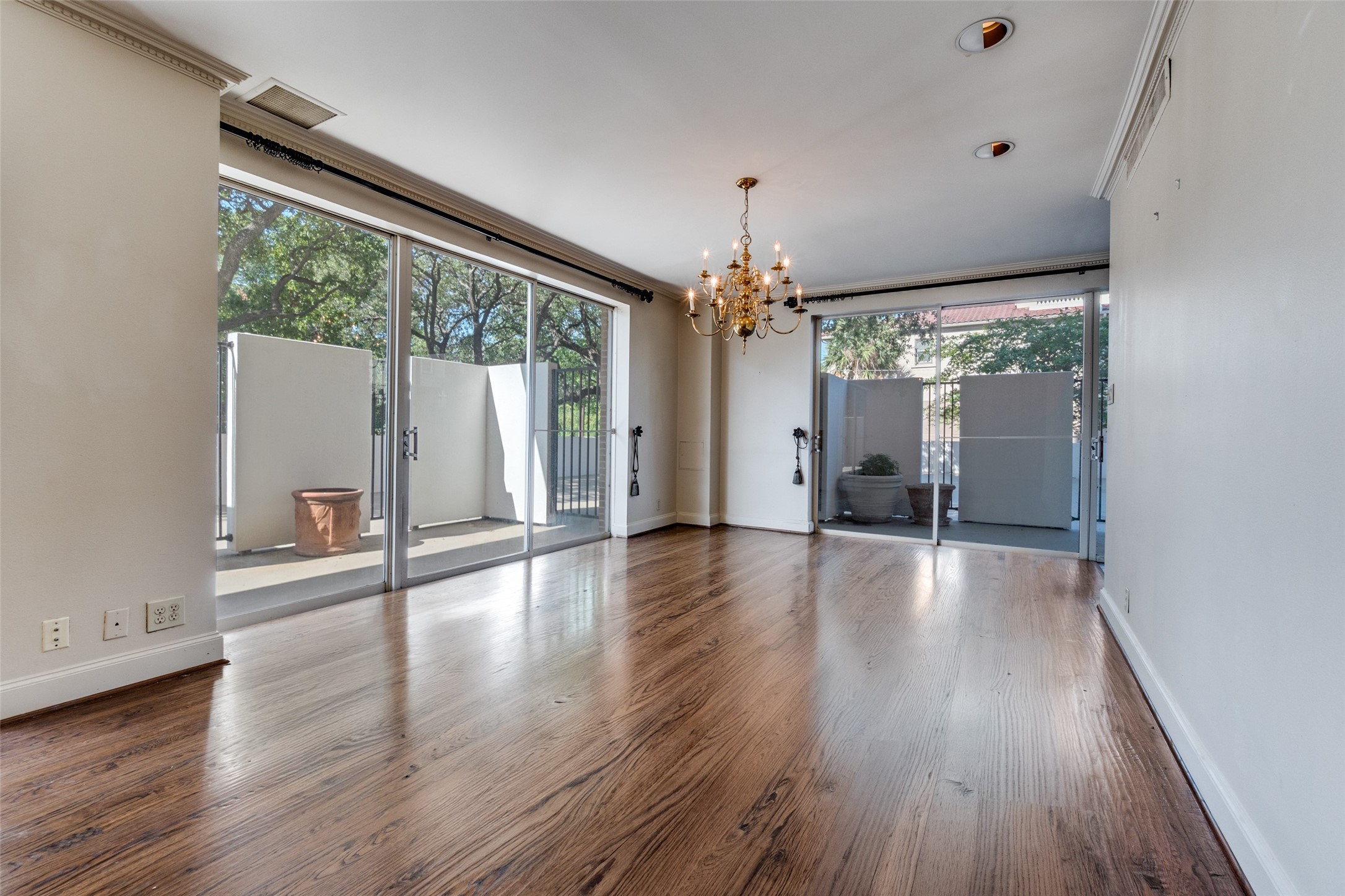 3601 Turtle Creek Boulevard Dallas TX 75219
