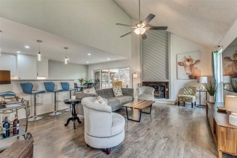 617 Castlewood Lane Arlington TX 76012