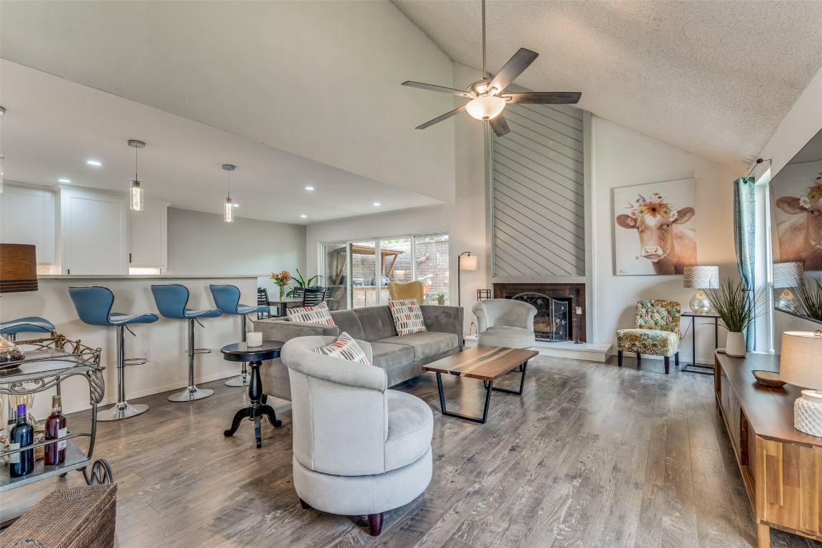 617 Castlewood Lane Arlington TX 76012
