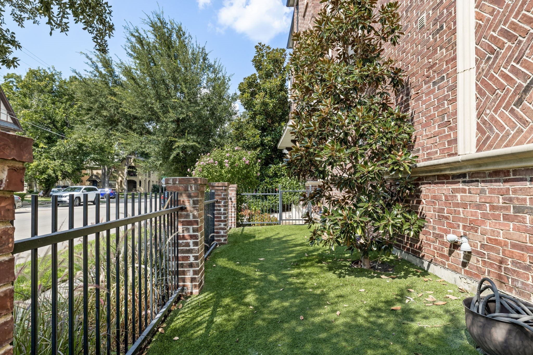 4322 Throckmorton Street Dallas TX 75219
