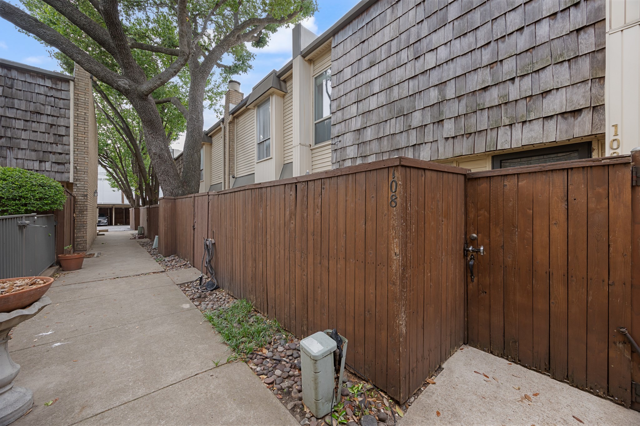 2710 Douglas Avenue Dallas TX 75219