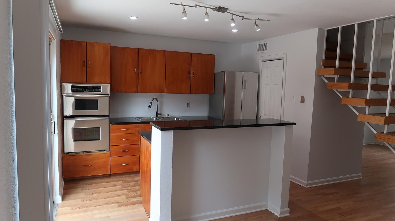 4021 Cole Avenue Dallas TX 75204