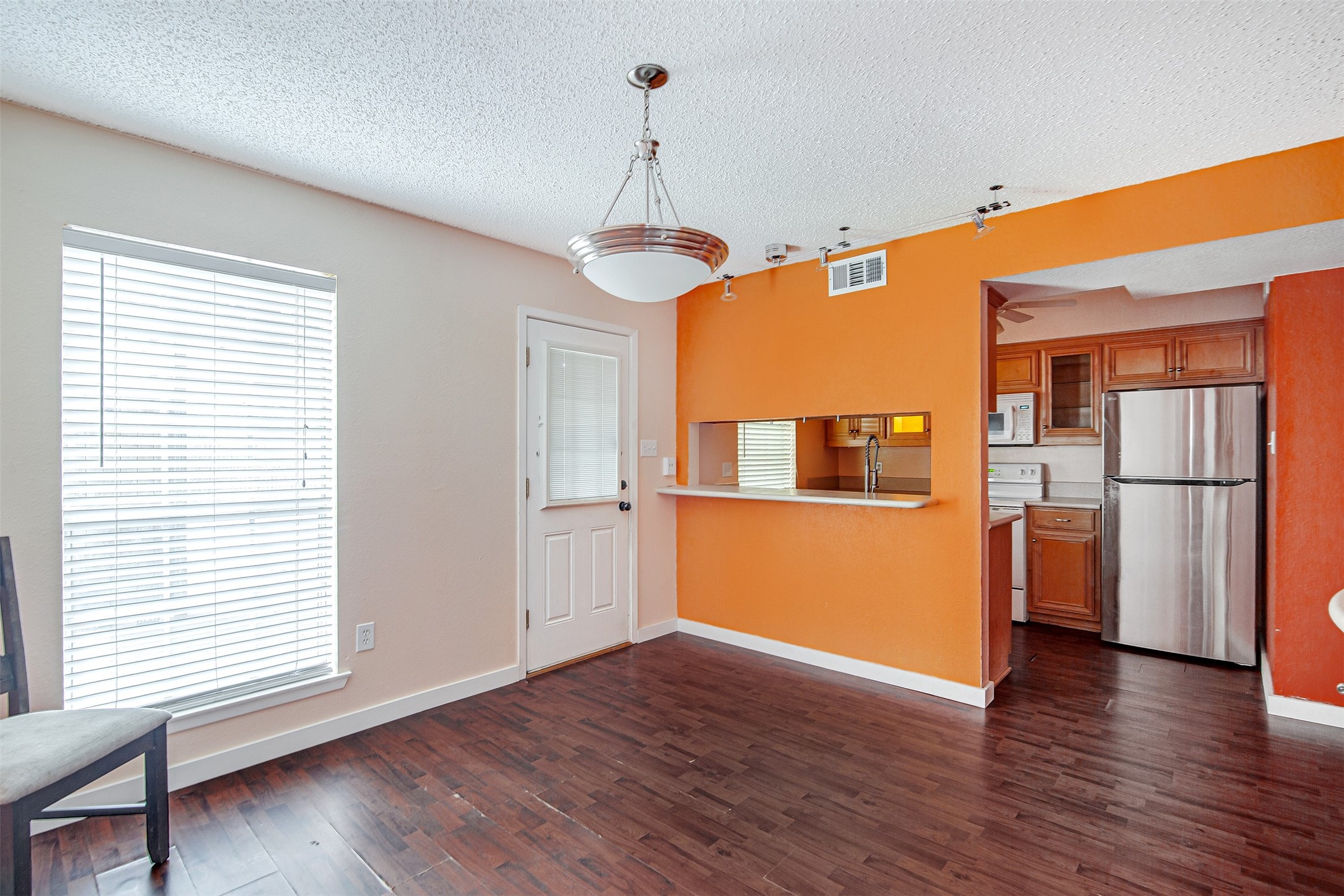 601 St Charles Drive Arlington TX 76013
