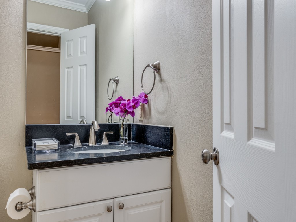 5950 Lindenshire Lane Dallas TX 75230