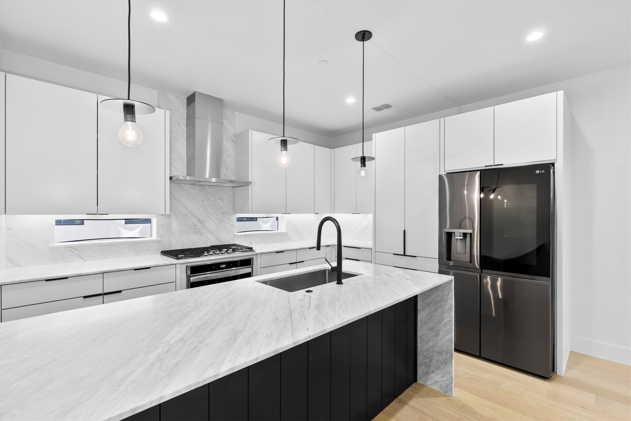 1147 N Madison Avenue Dallas TX 75208