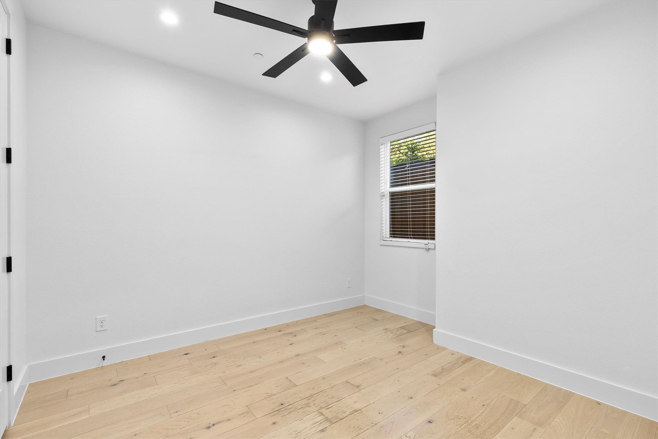 1147 N Madison Avenue Dallas TX 75208