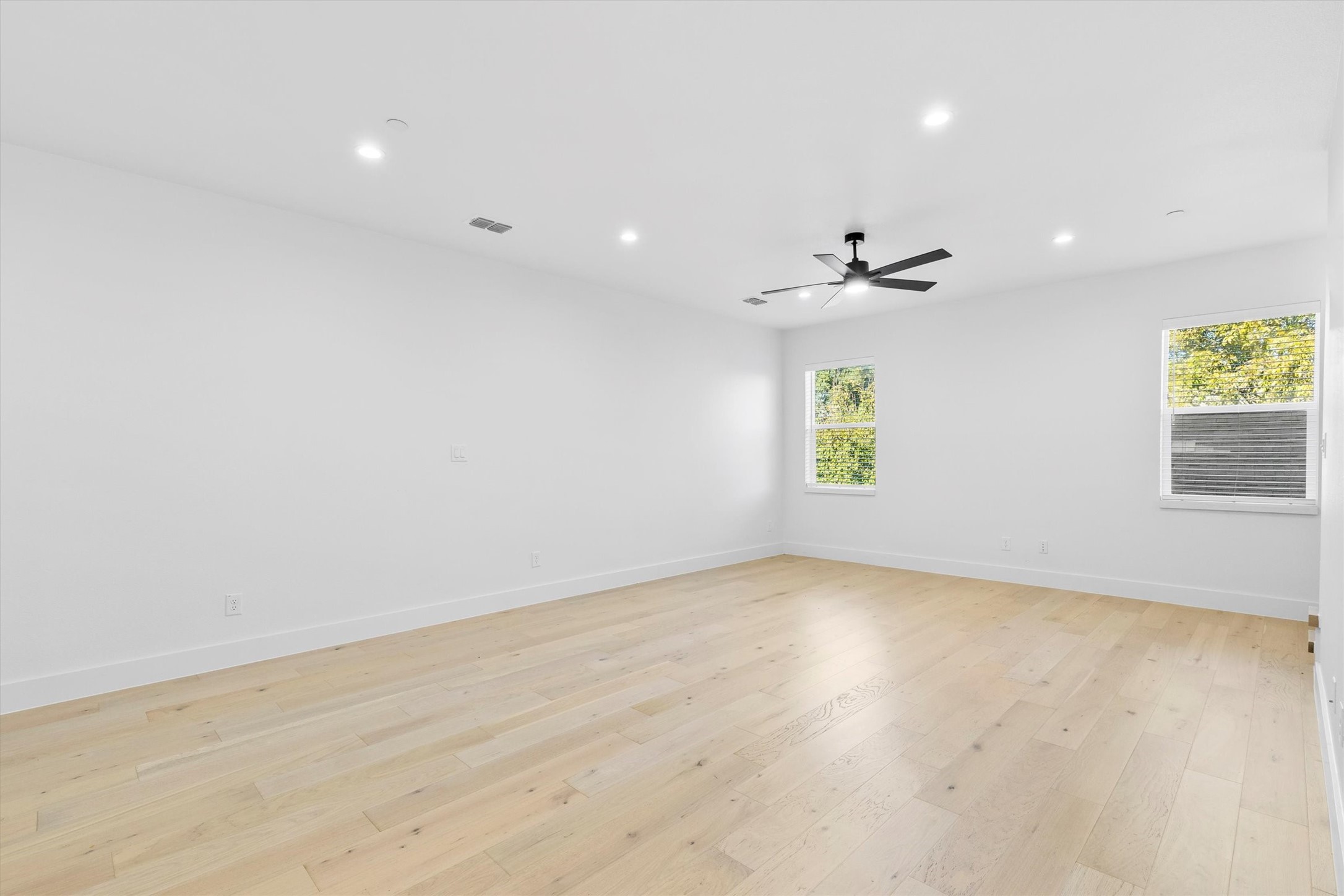 1147 N Madison Avenue Dallas TX 75208