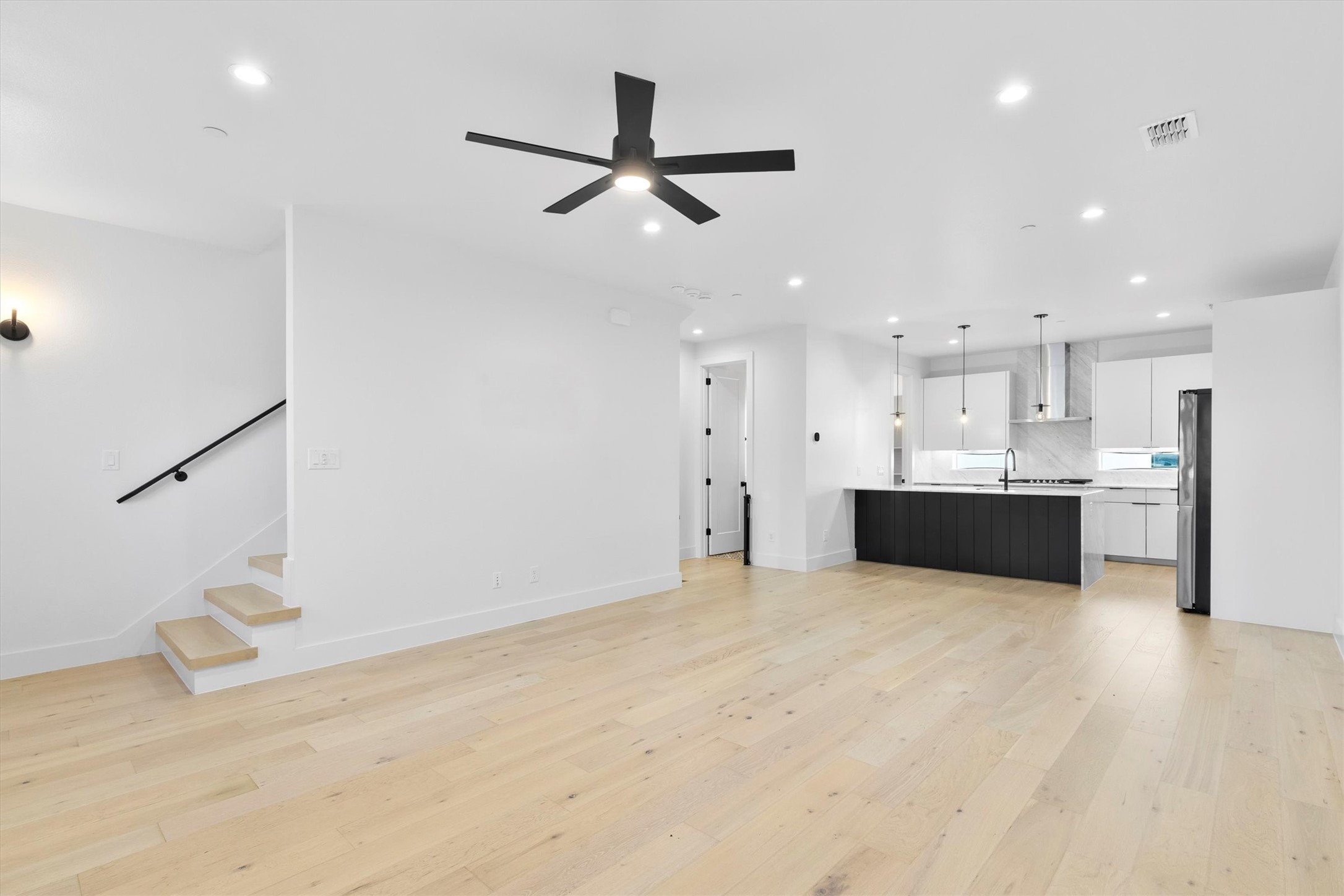 1147 N Madison Avenue Dallas TX 75208