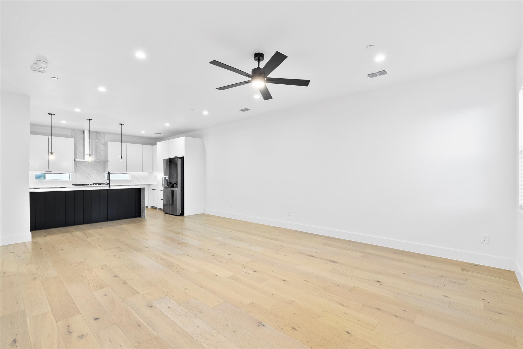 1147 N Madison Avenue Dallas TX 75208