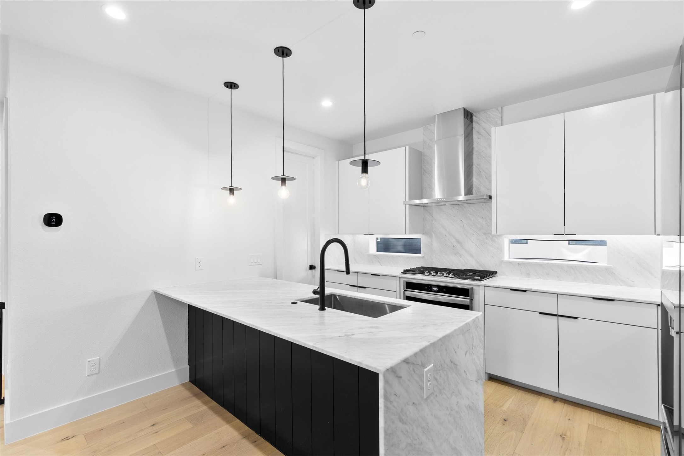 1147 N Madison Avenue Dallas TX 75208