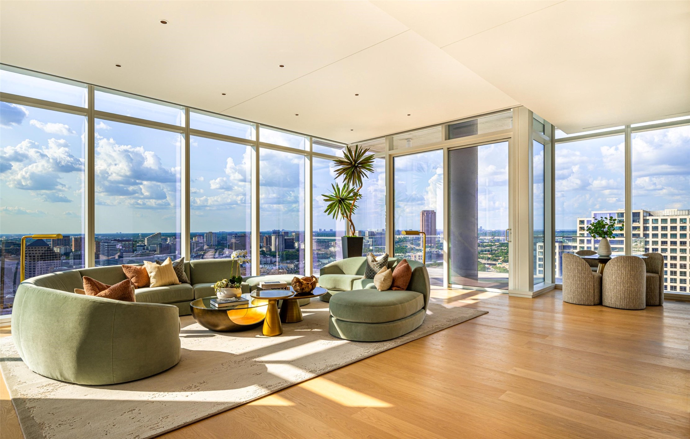 1747 Leonard Street Dallas TX 75201