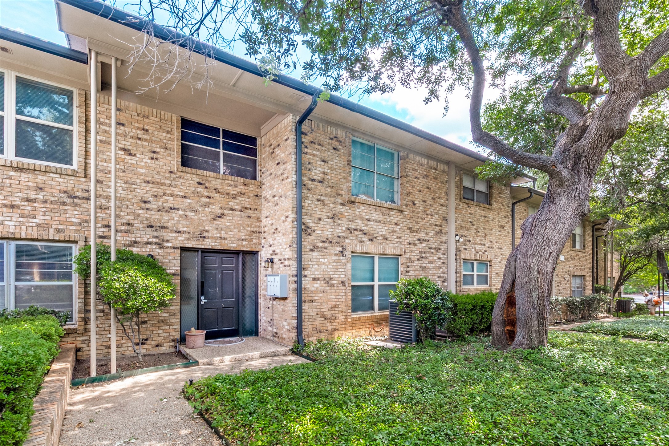 7937 Royal Lane Dallas TX 75230