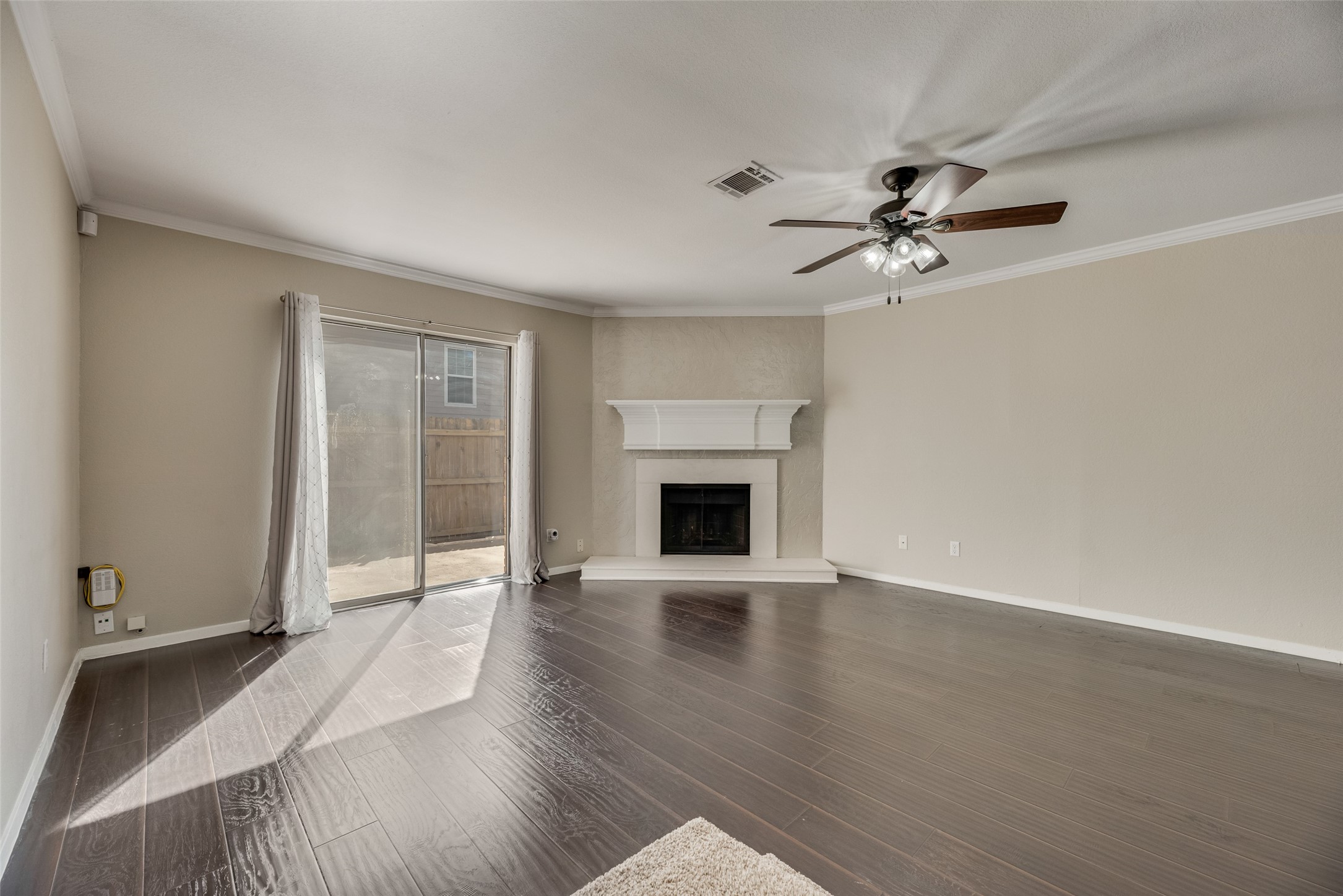 43 Abbey Road Euless TX 76039