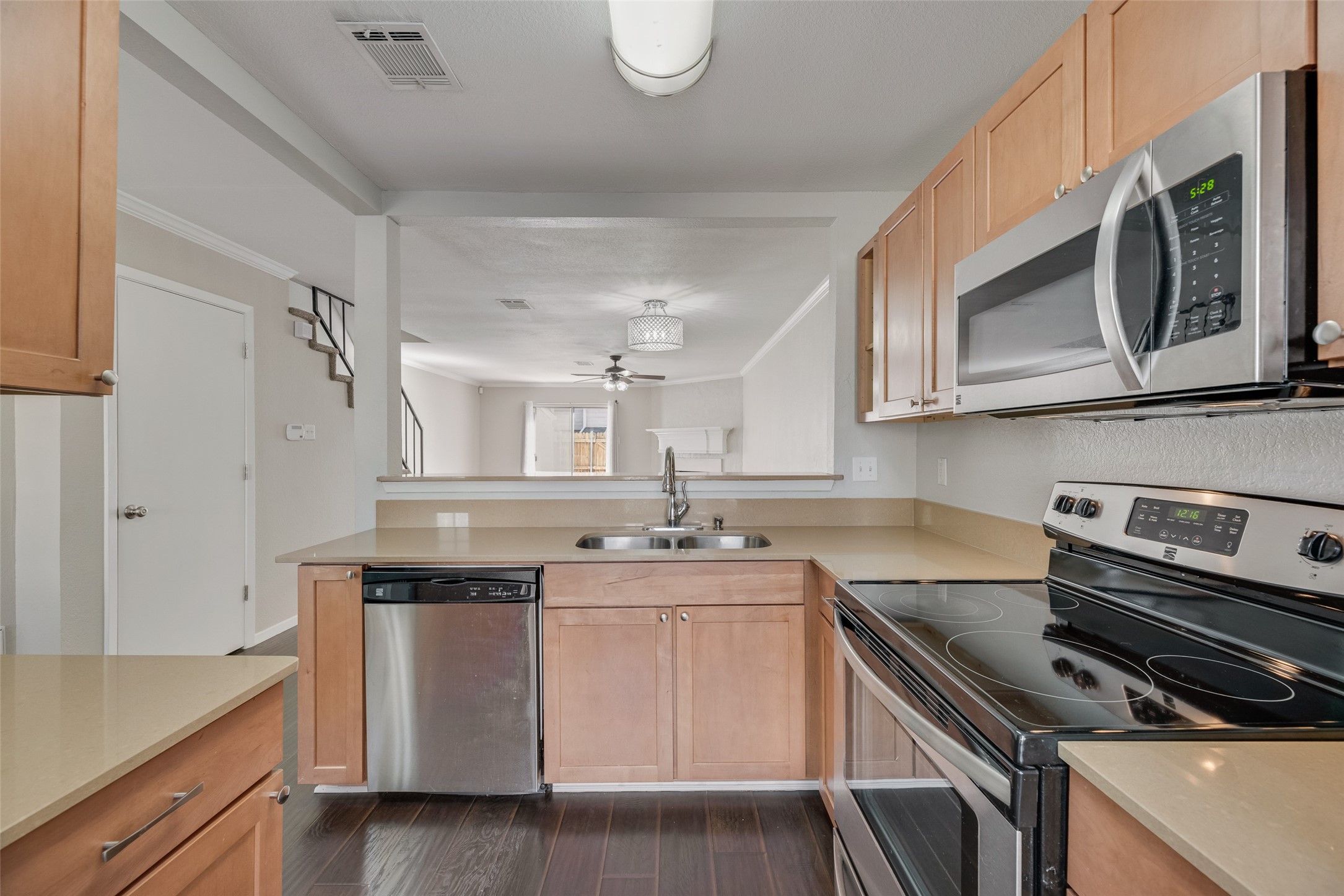 43 Abbey Road Euless TX 76039