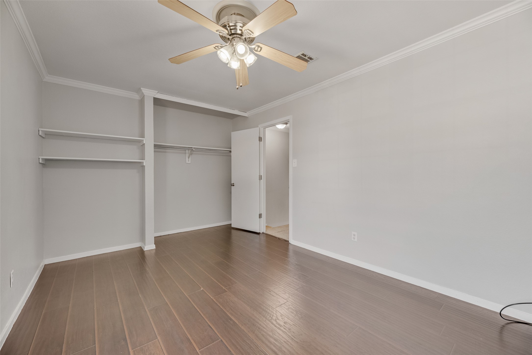 43 Abbey Road Euless TX 76039