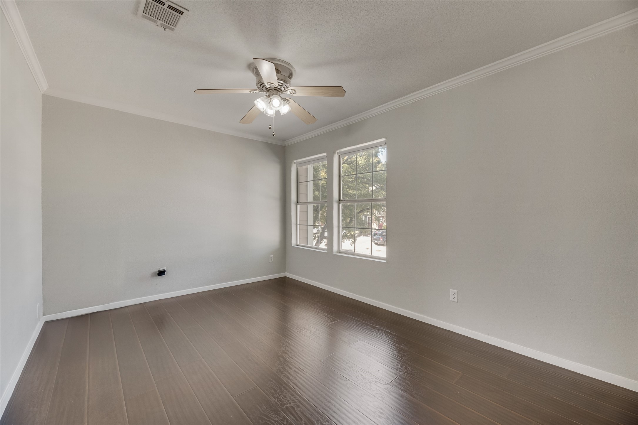 43 Abbey Road Euless TX 76039