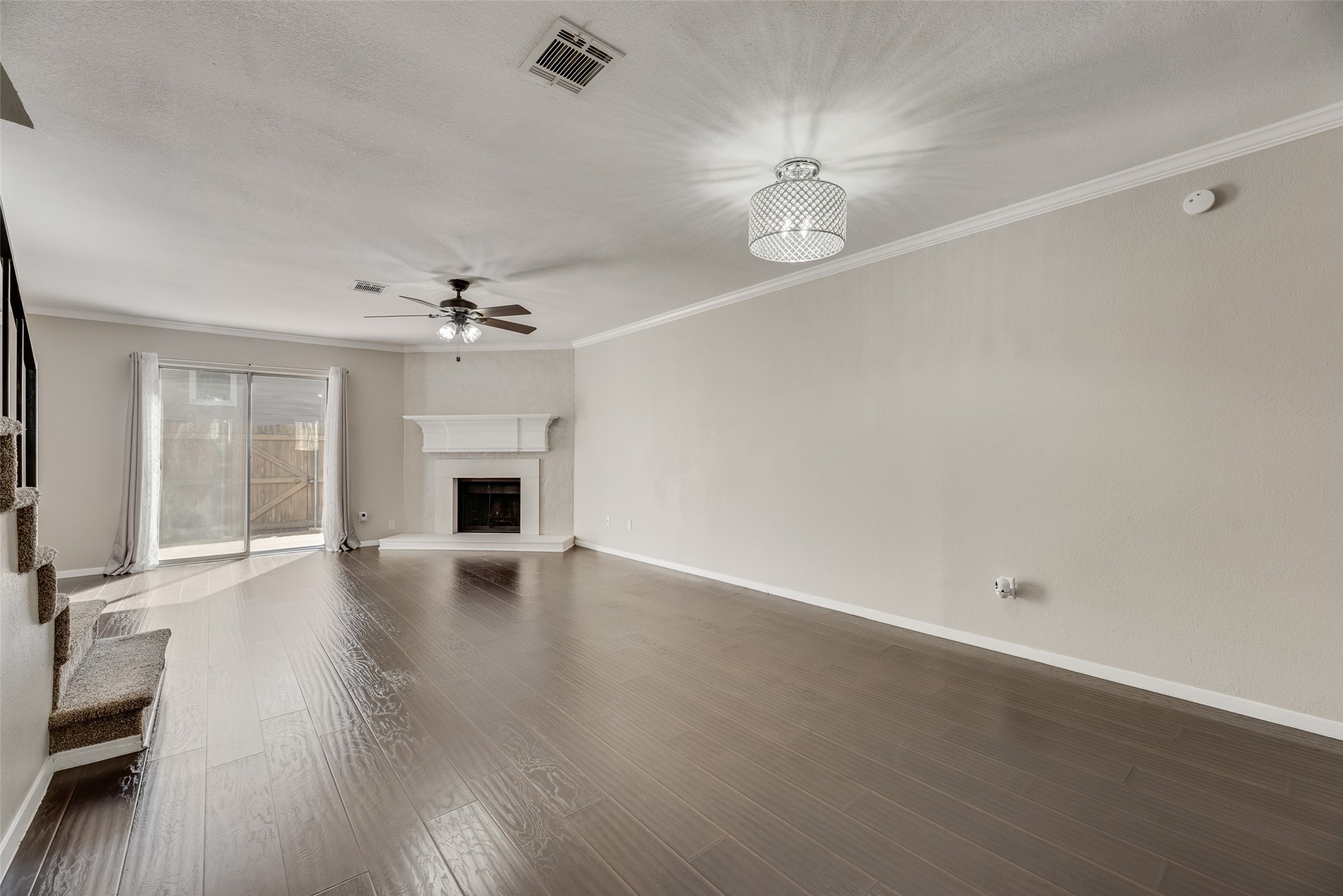 43 Abbey Road Euless TX 76039