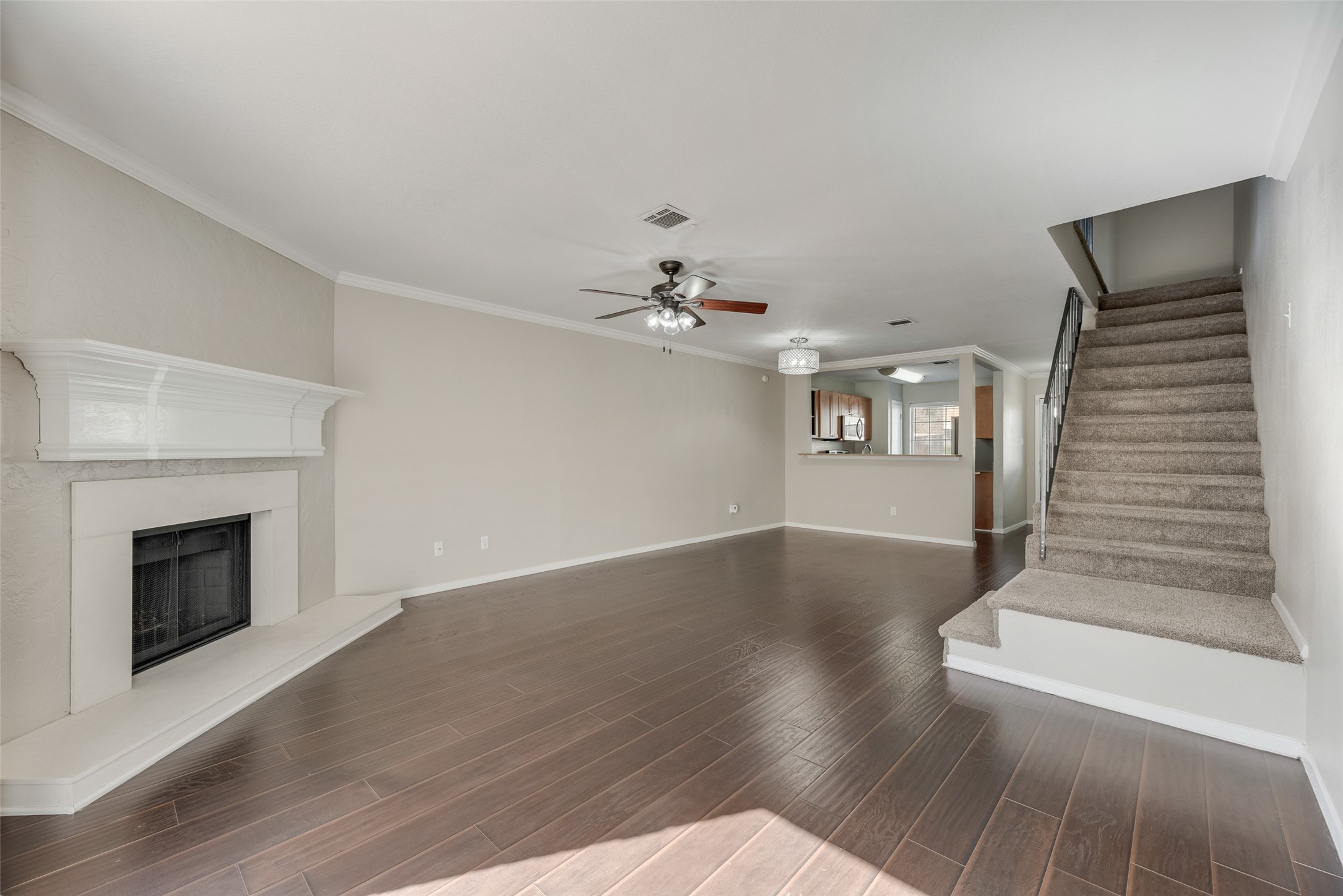 43 Abbey Road Euless TX 76039