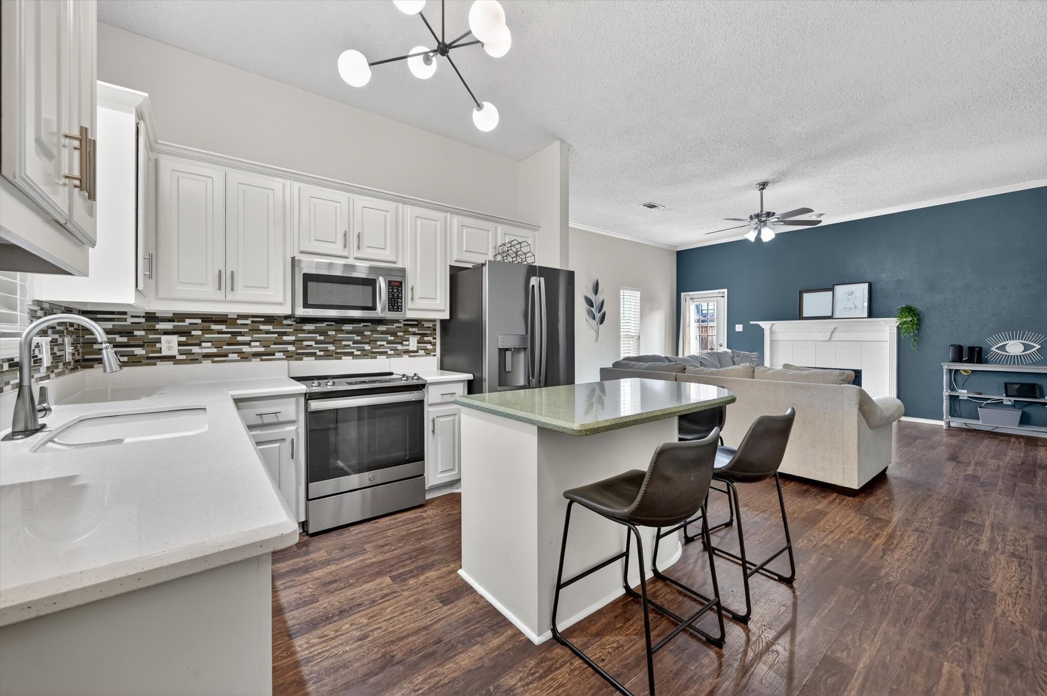 2506 Peargrove Circle Arlington TX 76006