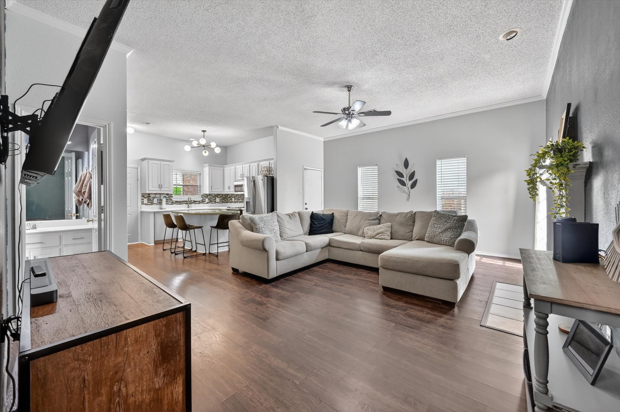 2506 Peargrove Circle Arlington TX 76006