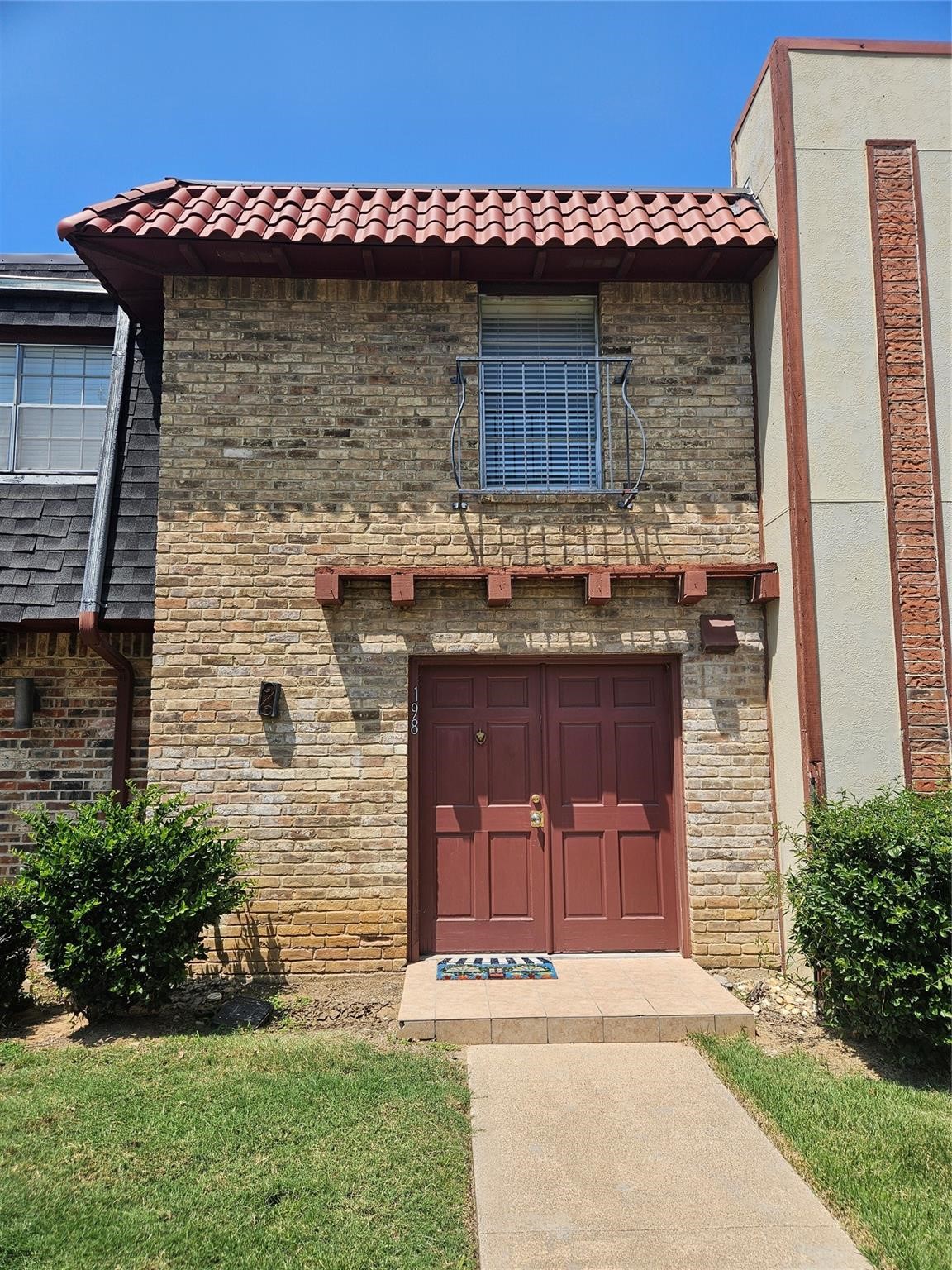 1823 E Grauwyler Road Irving TX 75061