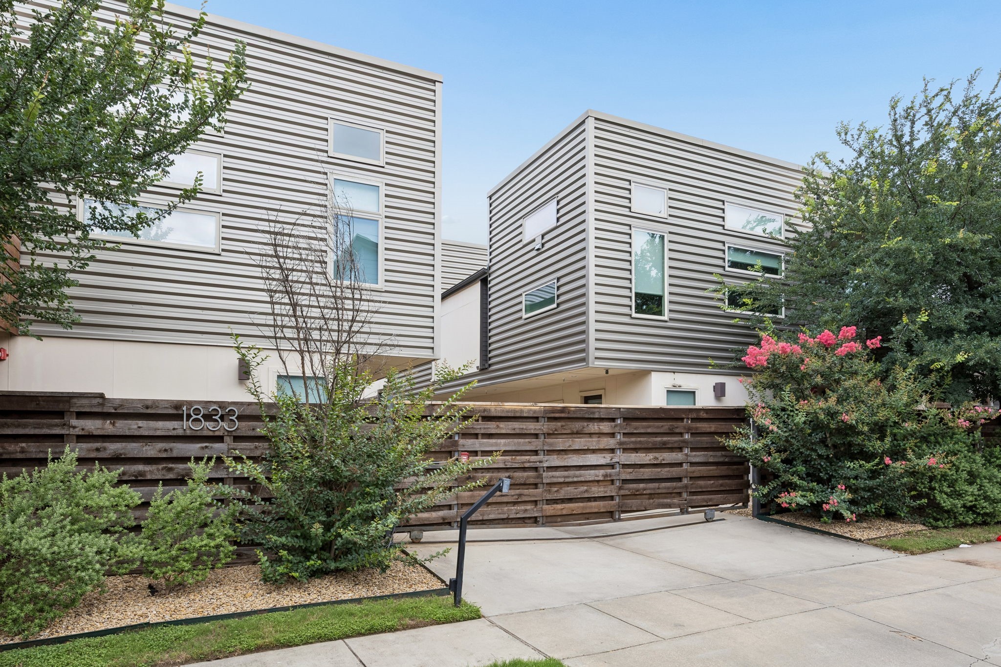 1833 Euclid Avenue Dallas TX 75206
