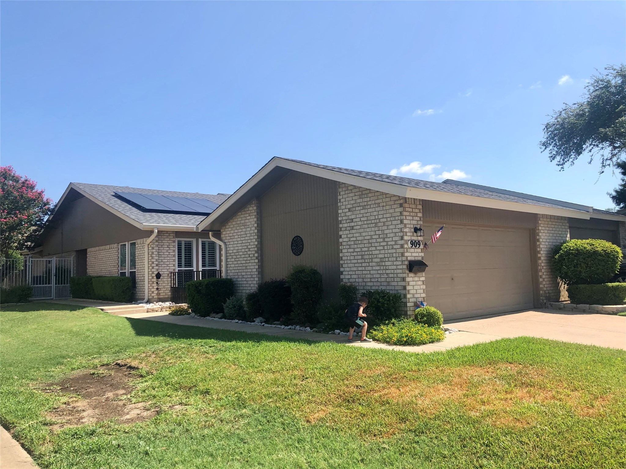 909 Shady Creek Lane Bedford TX 76021