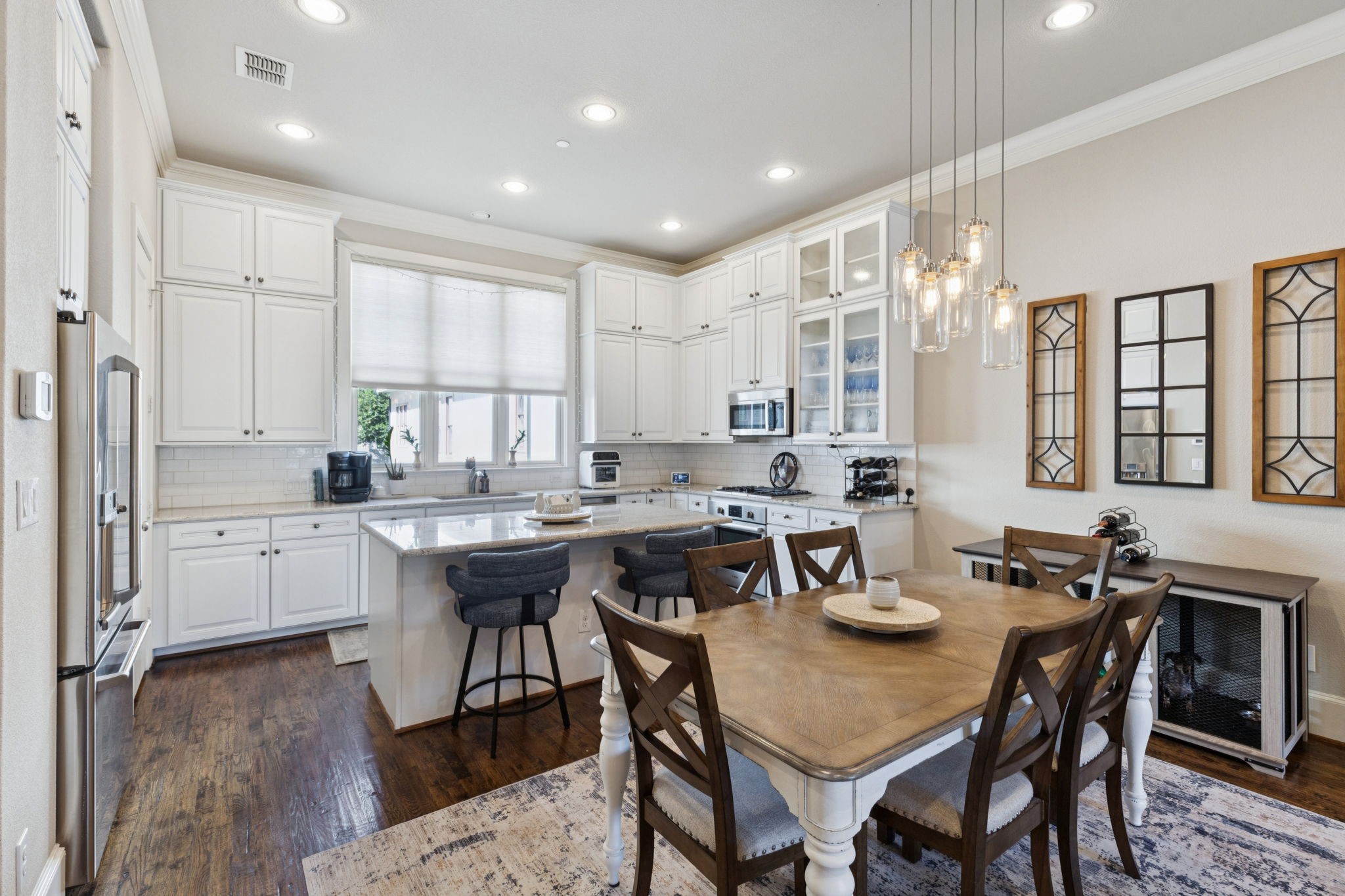 Dallas TX, 561 S Cesar Chavez Boulevard