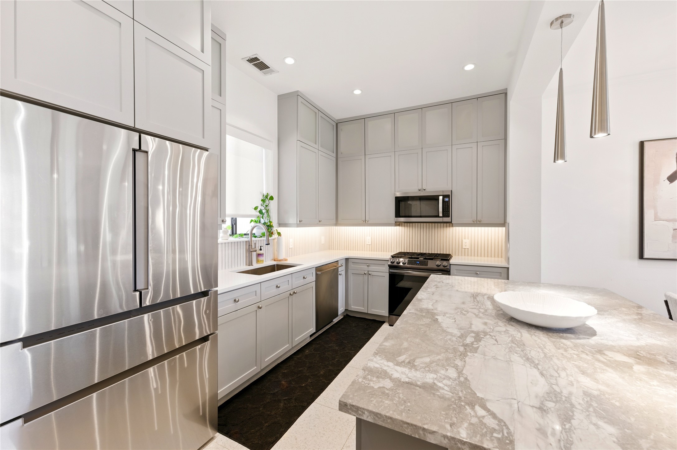 4211 Rawlins Street Dallas TX 75219