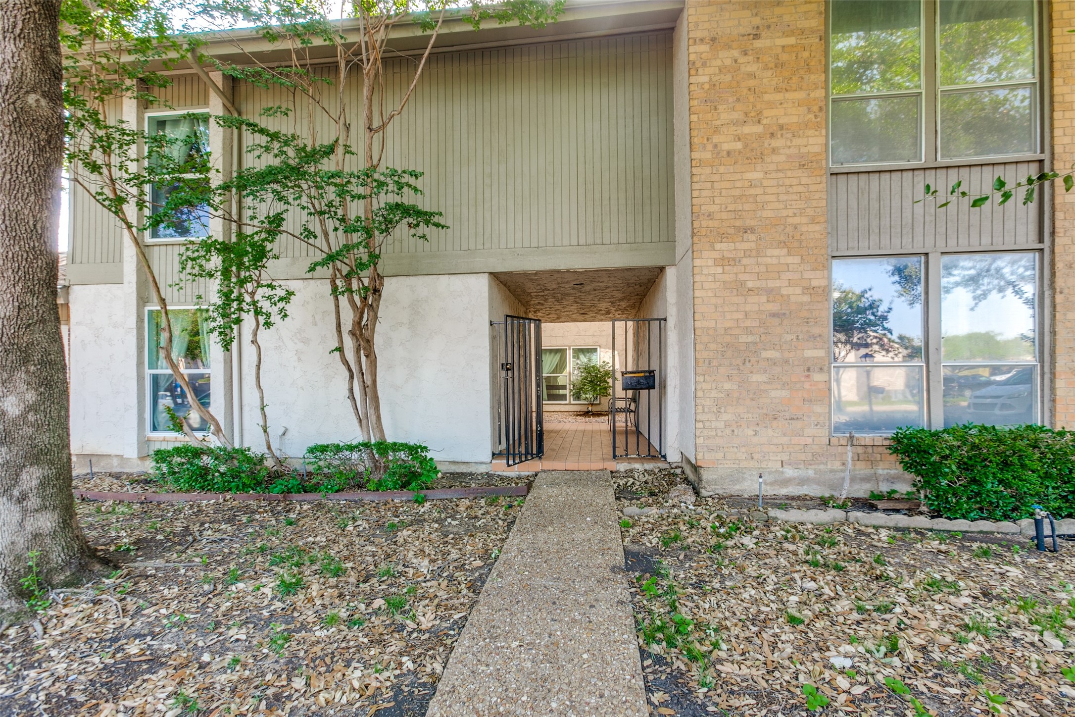 9820 Amberton Parkway Dallas TX 75243