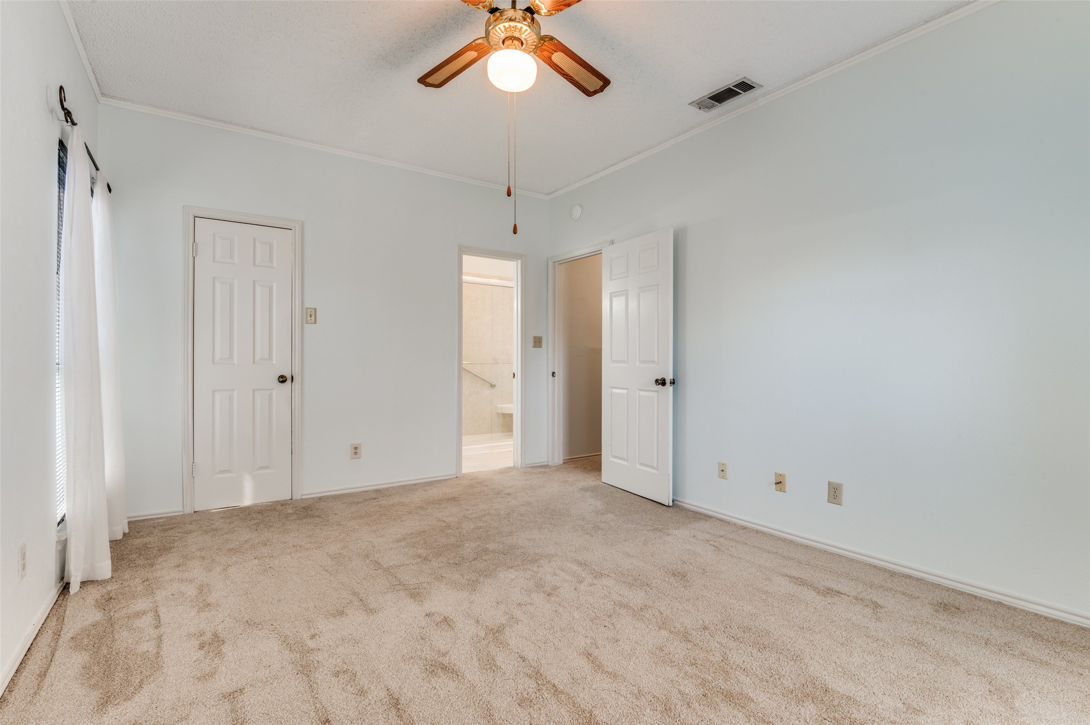 2101 Count Fleet Drive Arlington TX 76011