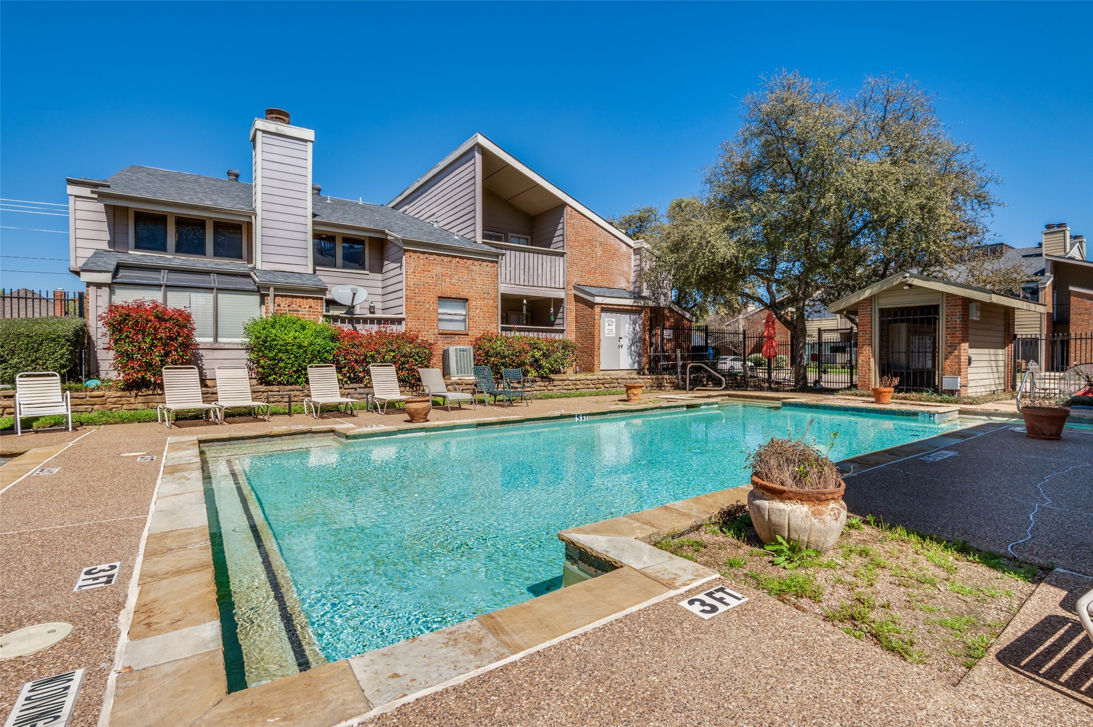 2101 Count Fleet Drive Arlington TX 76011