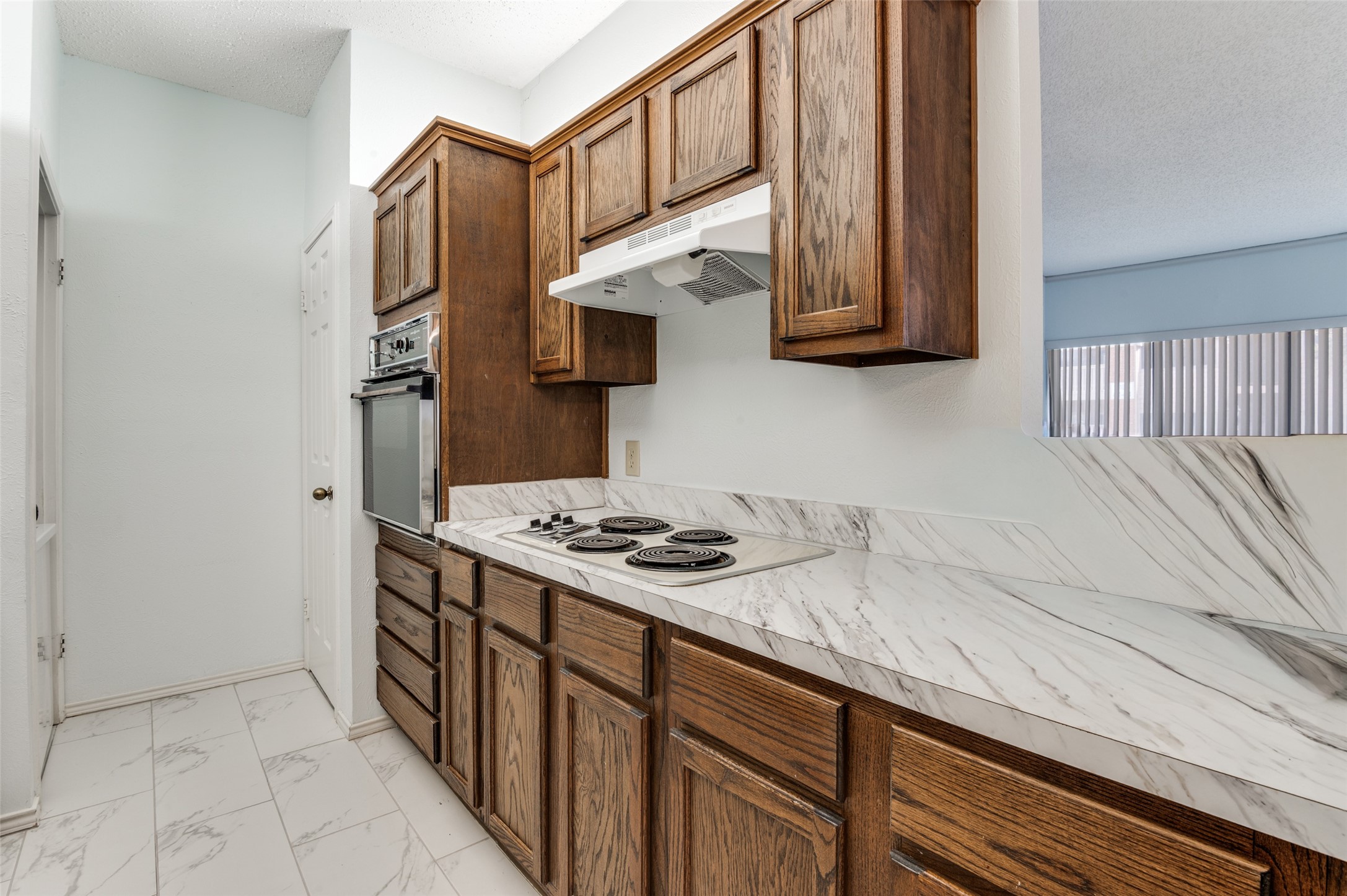 2101 Count Fleet Drive Arlington TX 76011