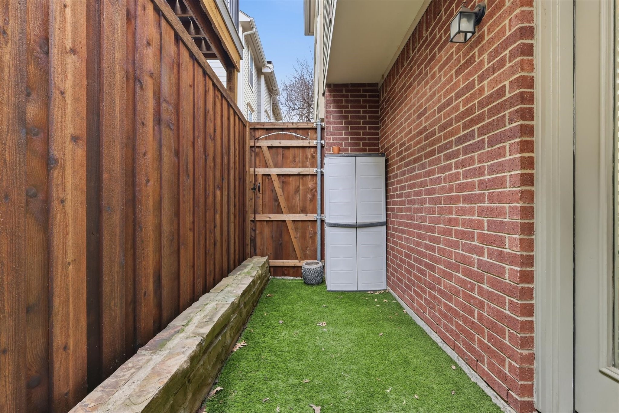 2619 Colby Street Dallas TX 75204
