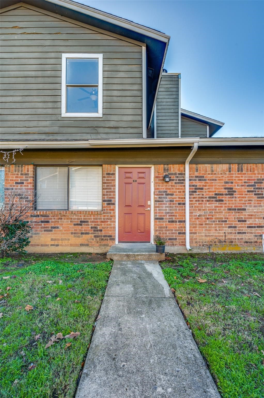 1122 Millview Arlington TX 76012