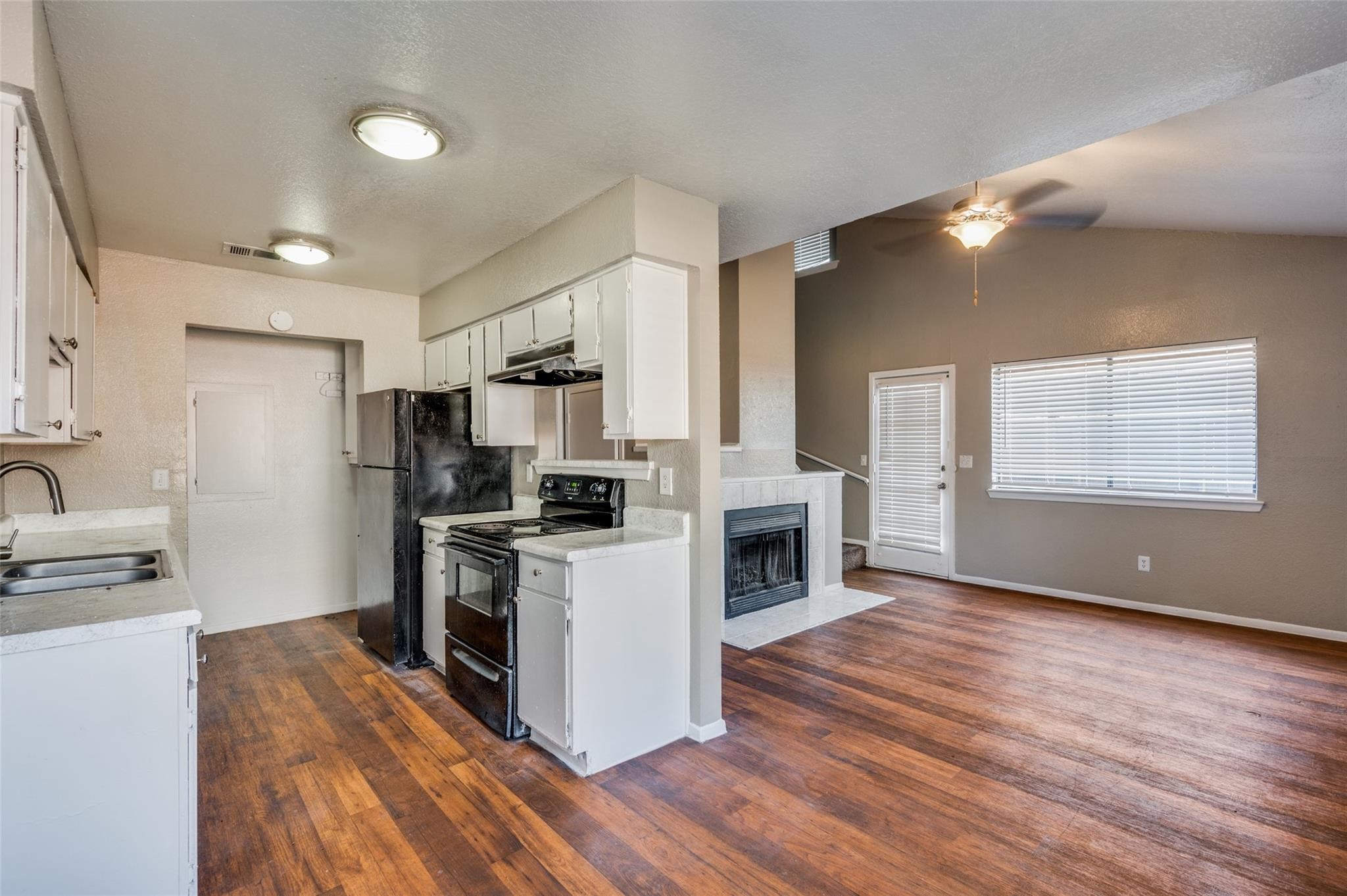 1122 Millview Arlington TX 76012