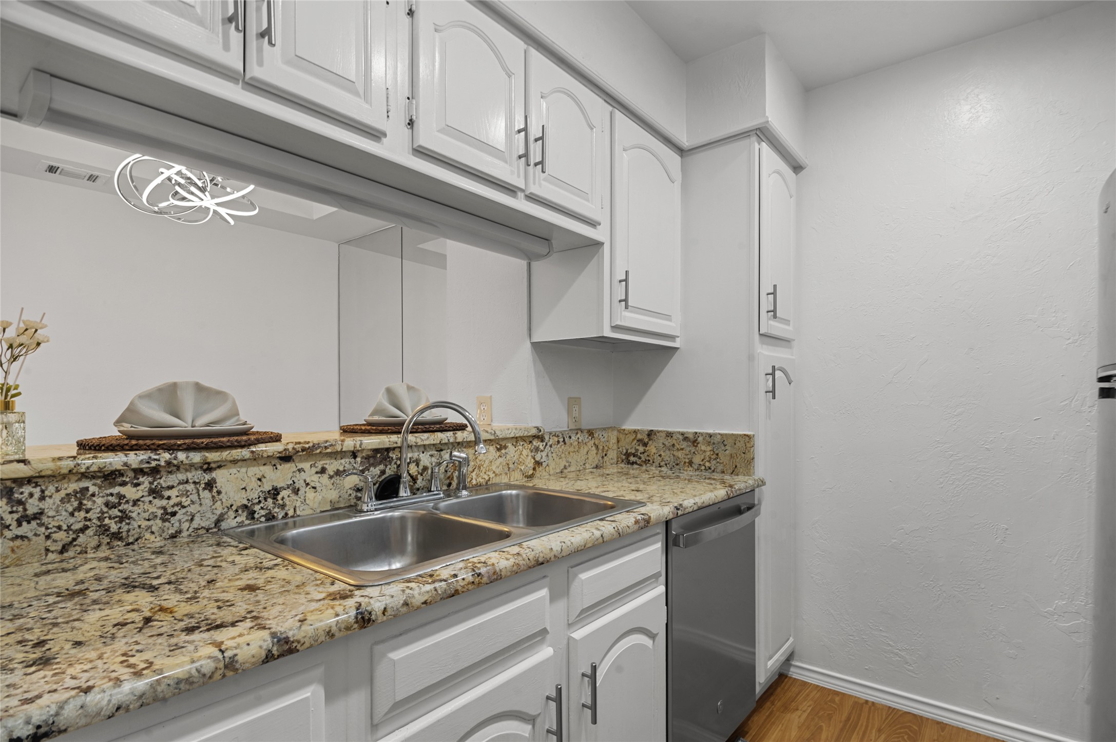 5100 Verde Valley Lane Dallas TX 75254