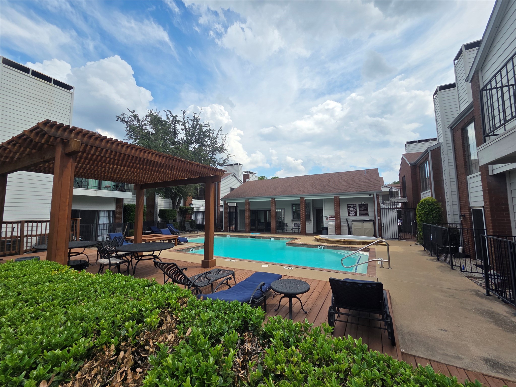 5100 Verde Valley Lane Dallas TX 75254
