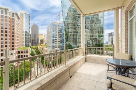 2525 N Pearl Street Dallas TX 75201